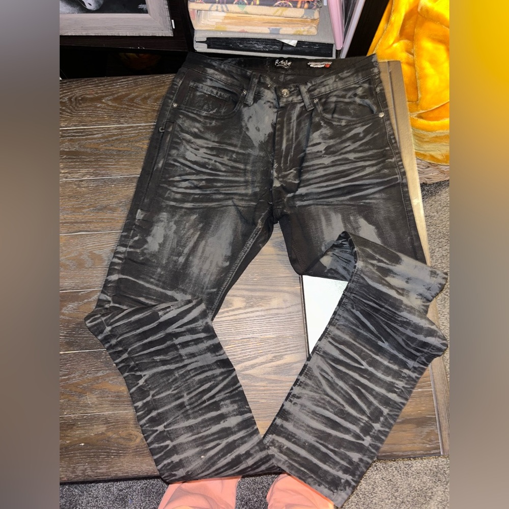 Men’s buckle jeans
